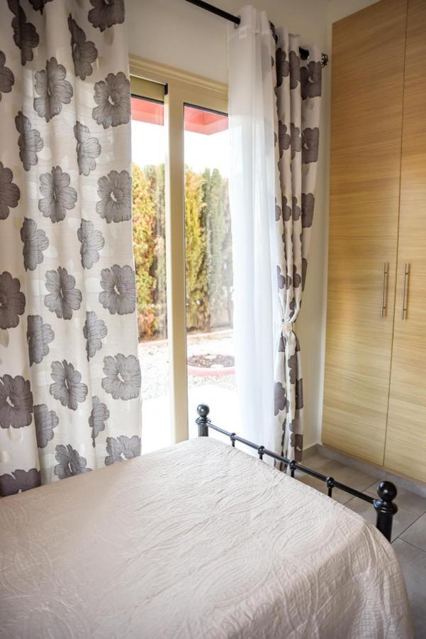 Beautiful Apartment Near The Sea And A Large Private Garden Paphos Exteriér fotografie