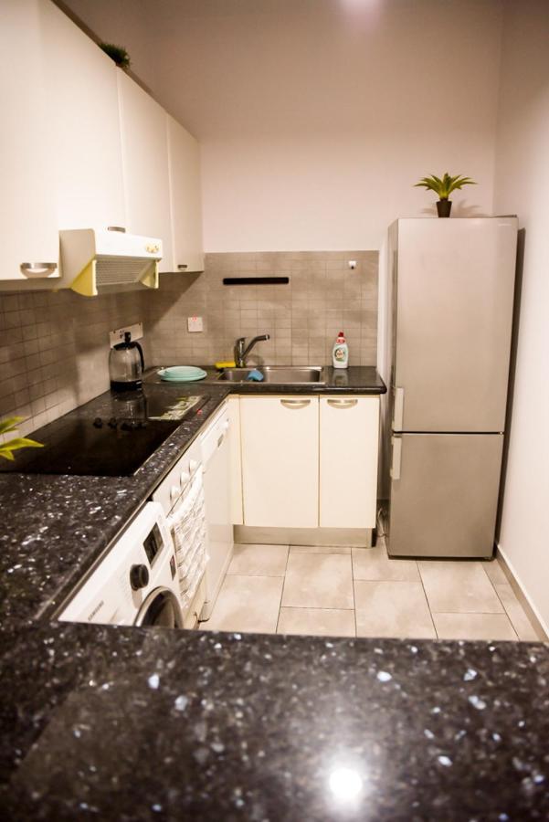 Beautiful Apartment Near The Sea And A Large Private Garden Paphos Exteriér fotografie