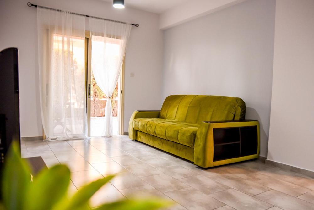 Beautiful Apartment Near The Sea And A Large Private Garden Paphos Exteriér fotografie
