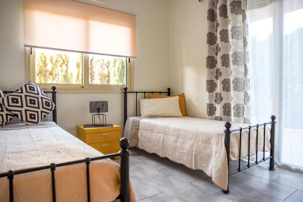 Beautiful Apartment Near The Sea And A Large Private Garden Paphos Exteriér fotografie