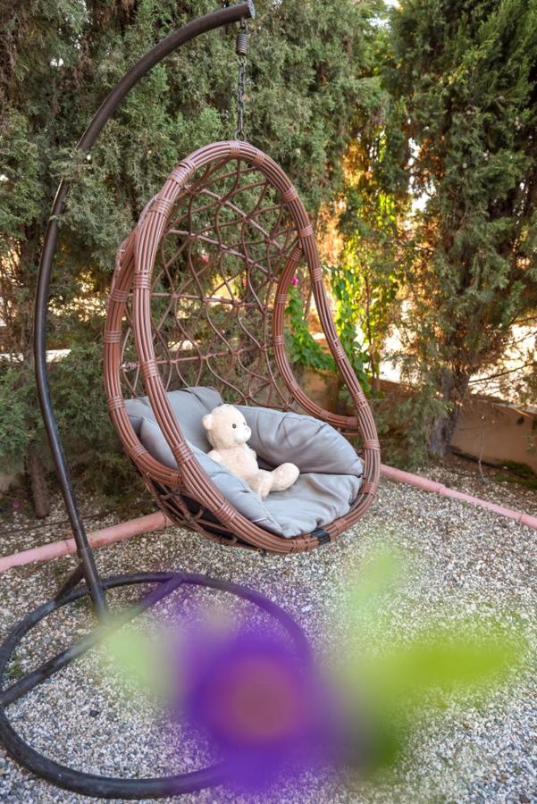 Beautiful Apartment Near The Sea And A Large Private Garden Paphos Exteriér fotografie